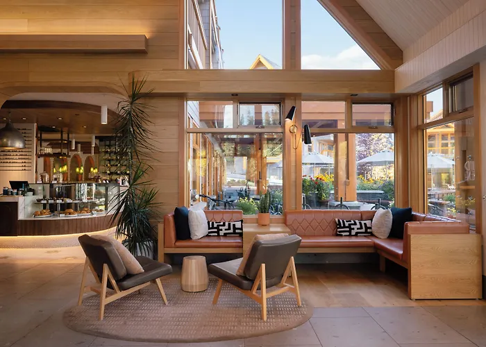 Hotel Canoe And Suites